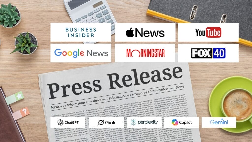 Eine Zeitung mit der Aufschrift „Internationale Pressemitteilungen“ (in English) auf einem Schreibtisch mit Kaffee, Brille und Büromaterial, umgeben von Logos wie Google News, YouTube, Apple News, Copilot und anderen.